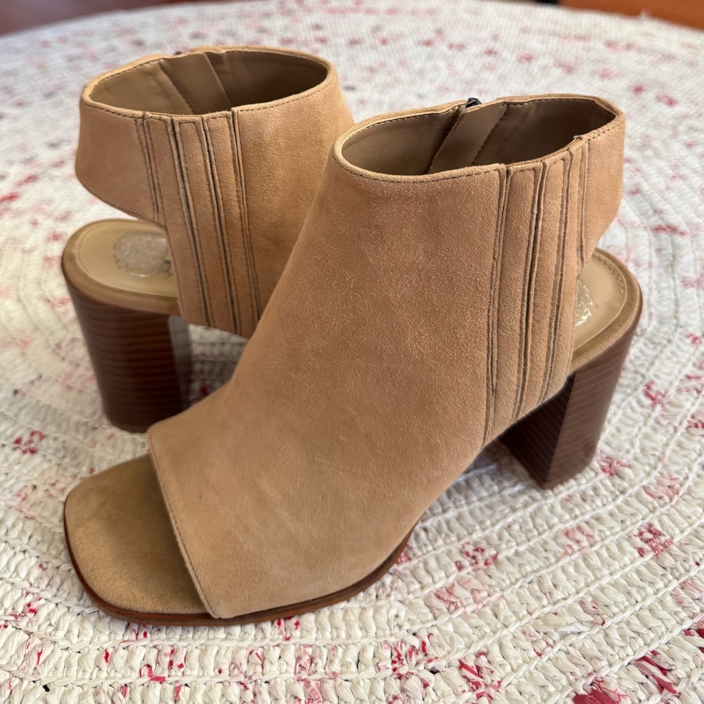 Vince Camuto VV-Kensli Open Toe Square Toed Bootie Size 7 EUR 37.5 Suede Leather